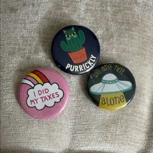 Set of 3 fun 🤩 pins